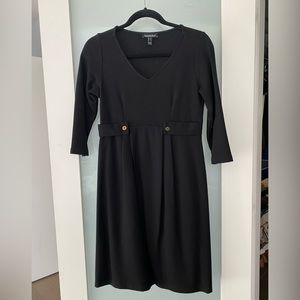 Isabella Oliver size 2 maternity dress. Like new. 3/4 sleeves. Knee length.